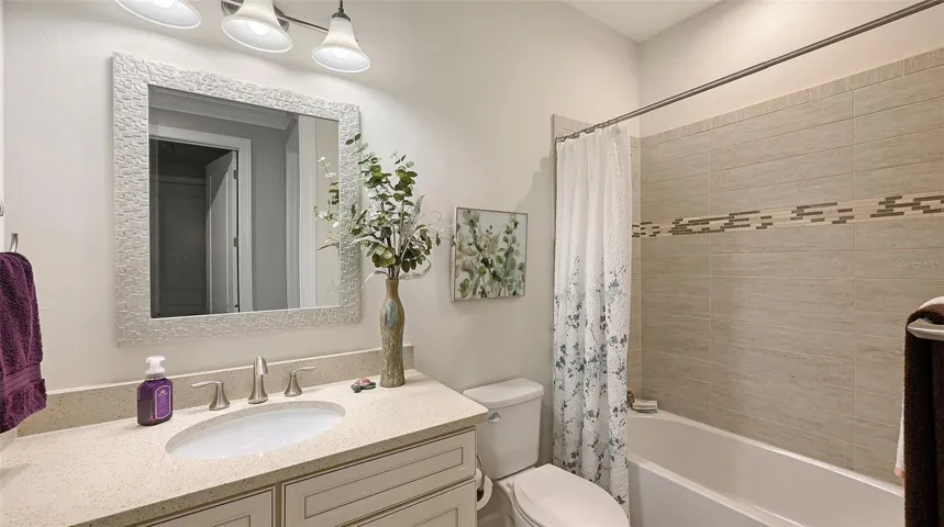 Guest bathroom alongside the third bedroom.