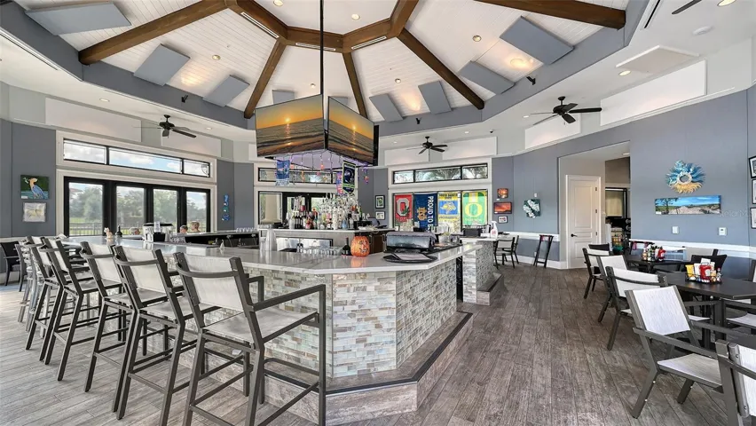 Whether meeting friends for a relaxed lunch or enjoying an elegant evening out, the Del WEbb restaurant offers a welcoming setting for every occassion.