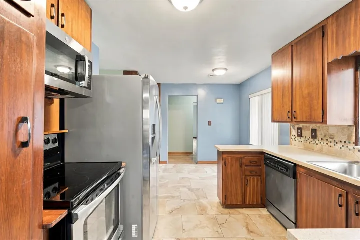 Kitchen From Florida Room, eating space in kitchen
