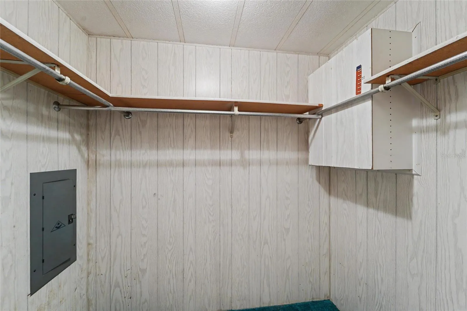 walk in closet