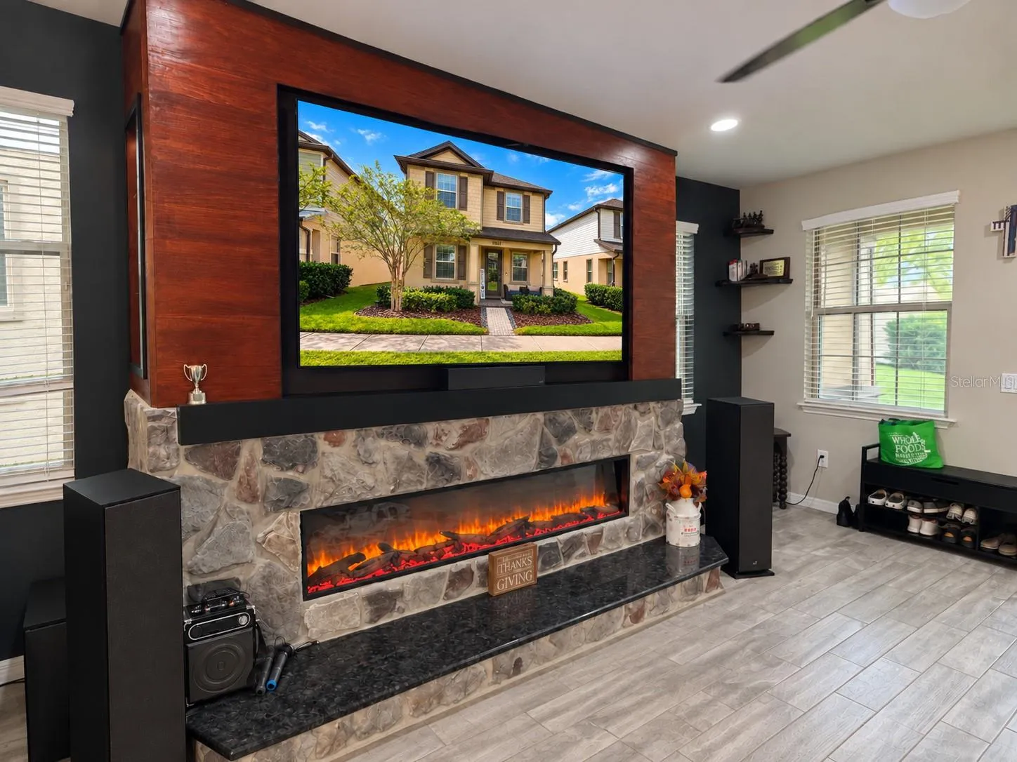 Fireplace does provide supplemental heat, if chosen and has multiple colors