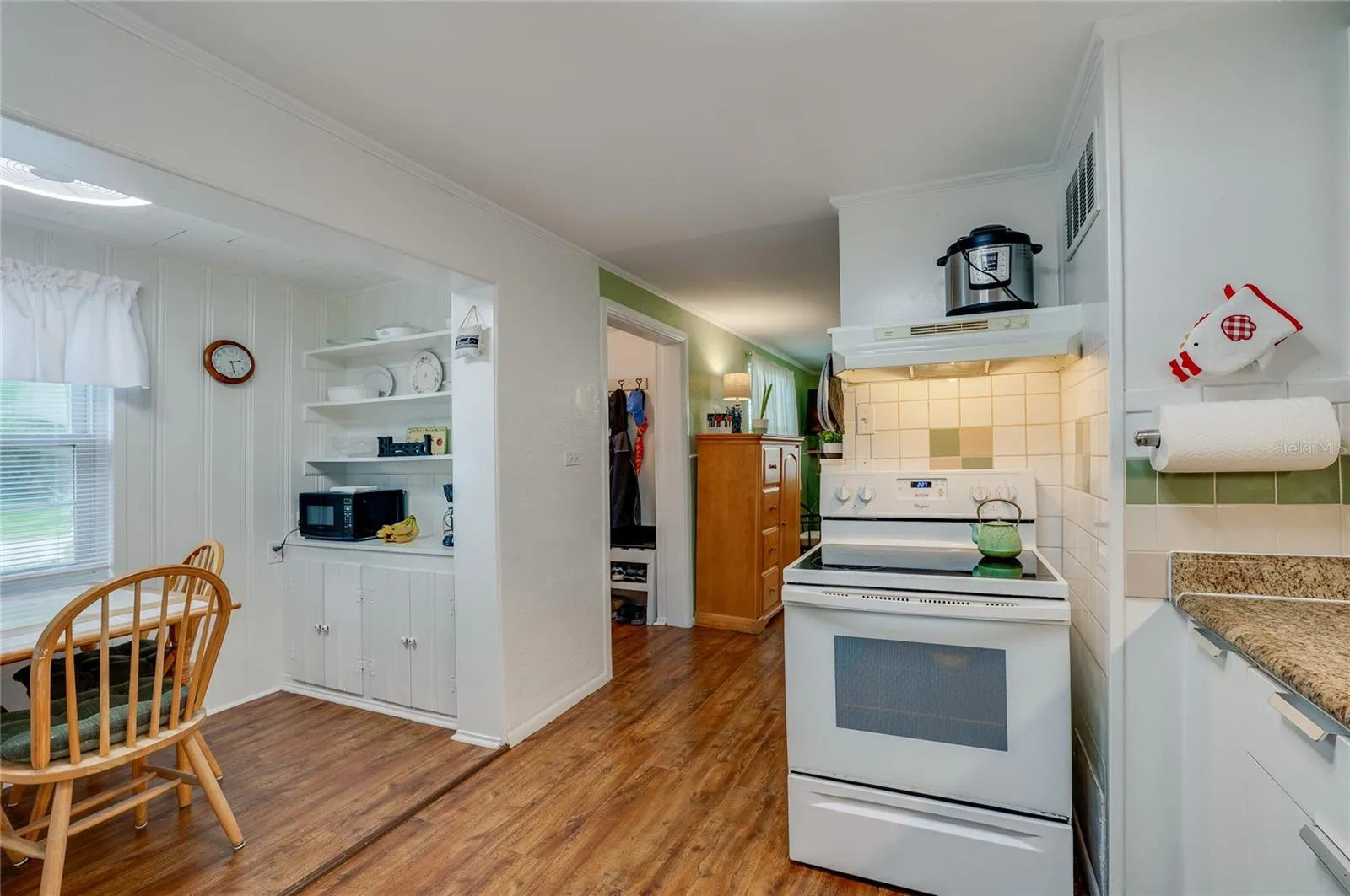 Kitchen and dining area