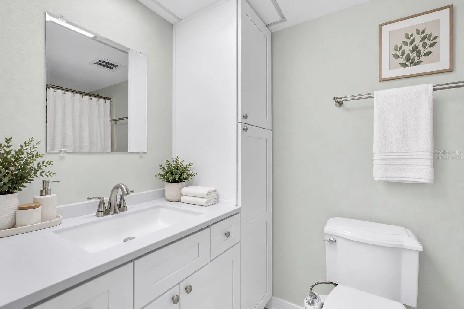 Virtually Staged: Ensuite Bathroom