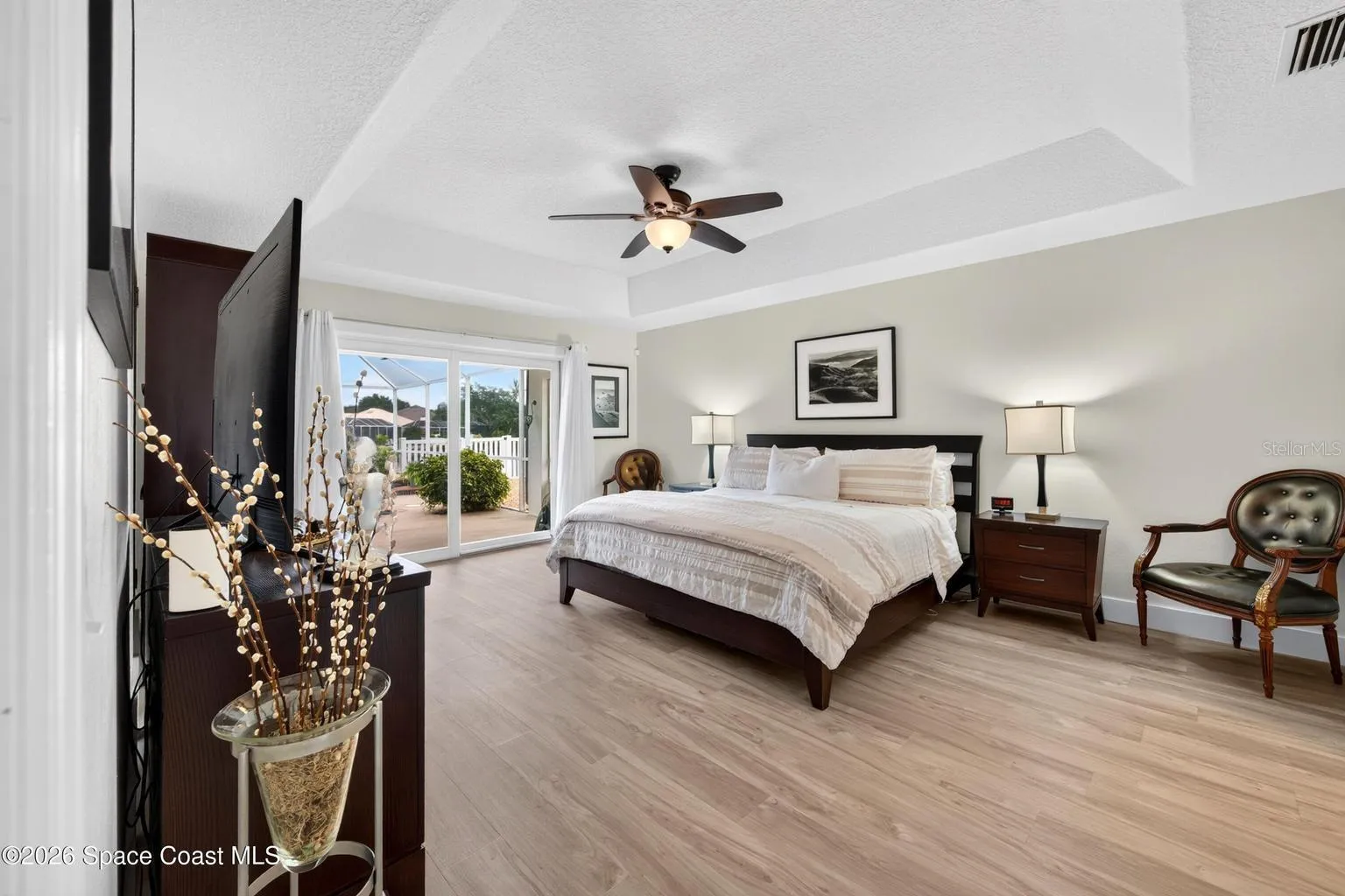 Primary suite with tray ceiling