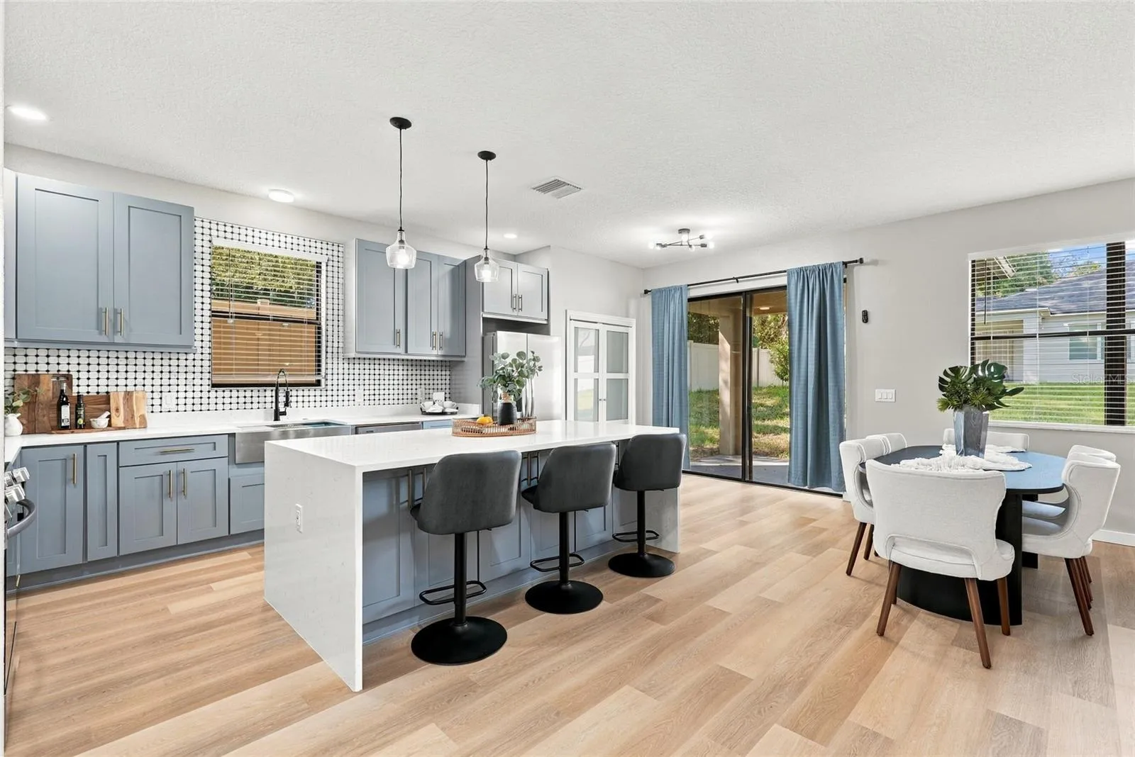 Kitchen/Dining Area