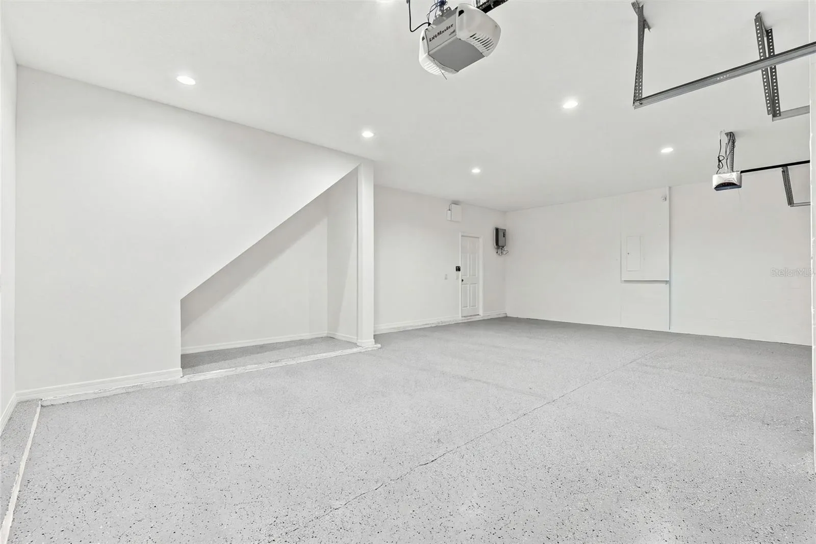 3-car Garage
