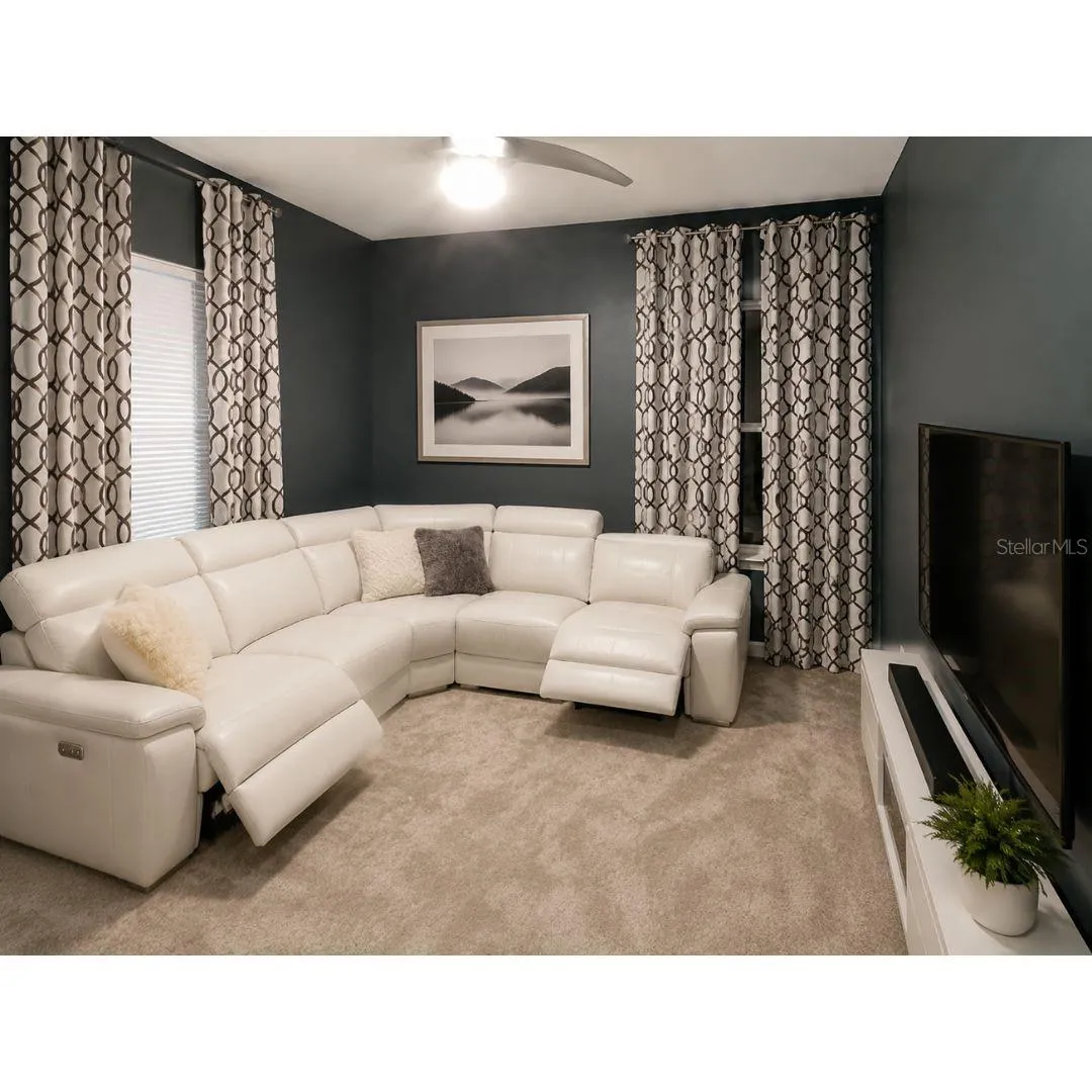 Bonus room furnished