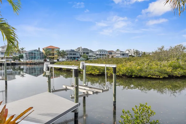 Dock - 8000lbs with lift