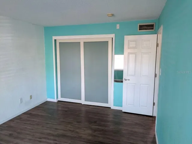 LARGE BUILT IN MODERN CLOSET