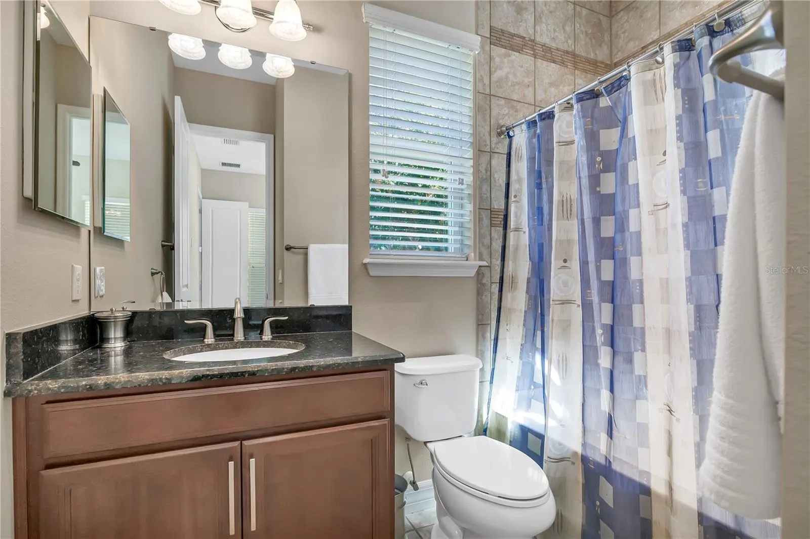 Full Bath off Guest Bedroom