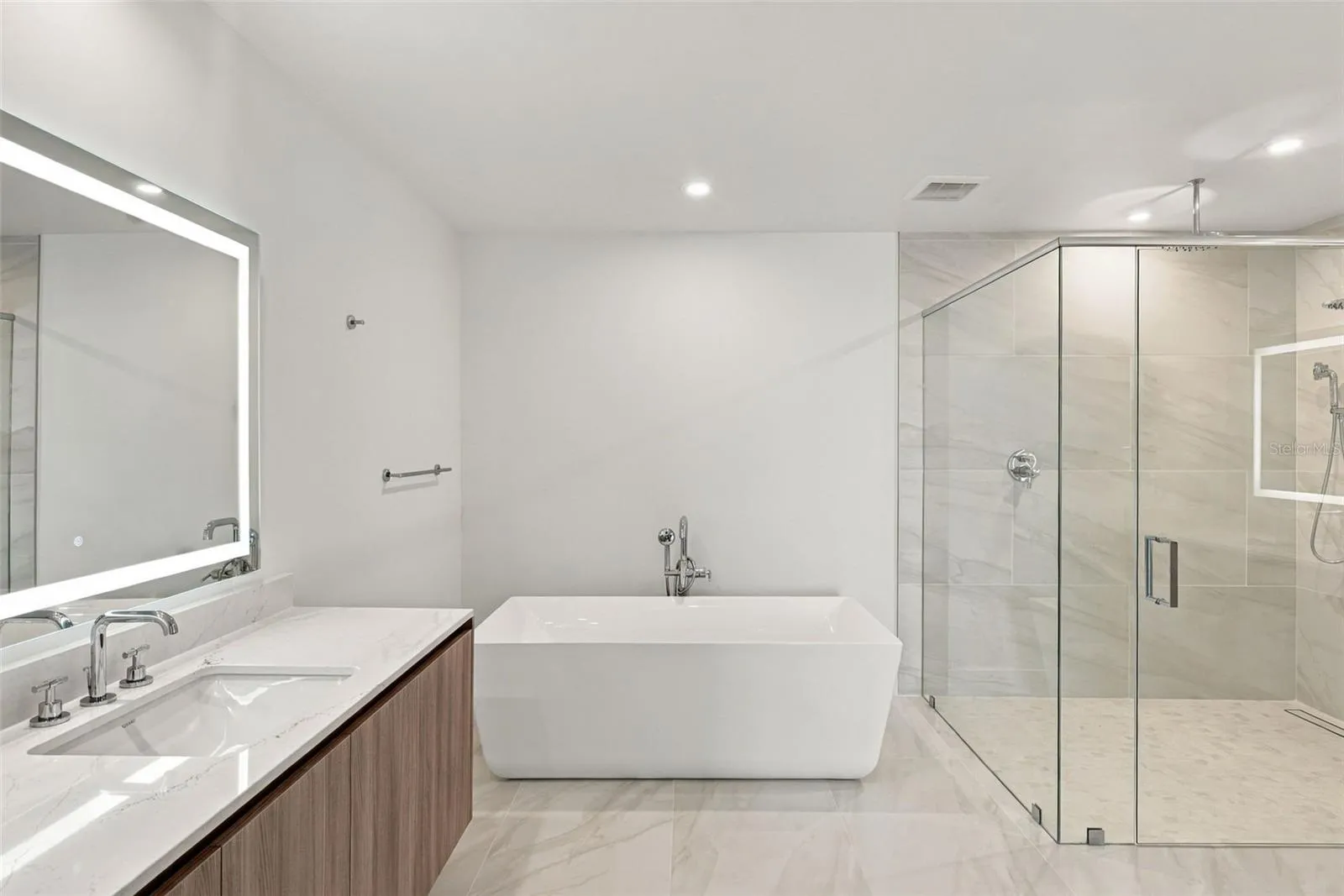 Owners Bath