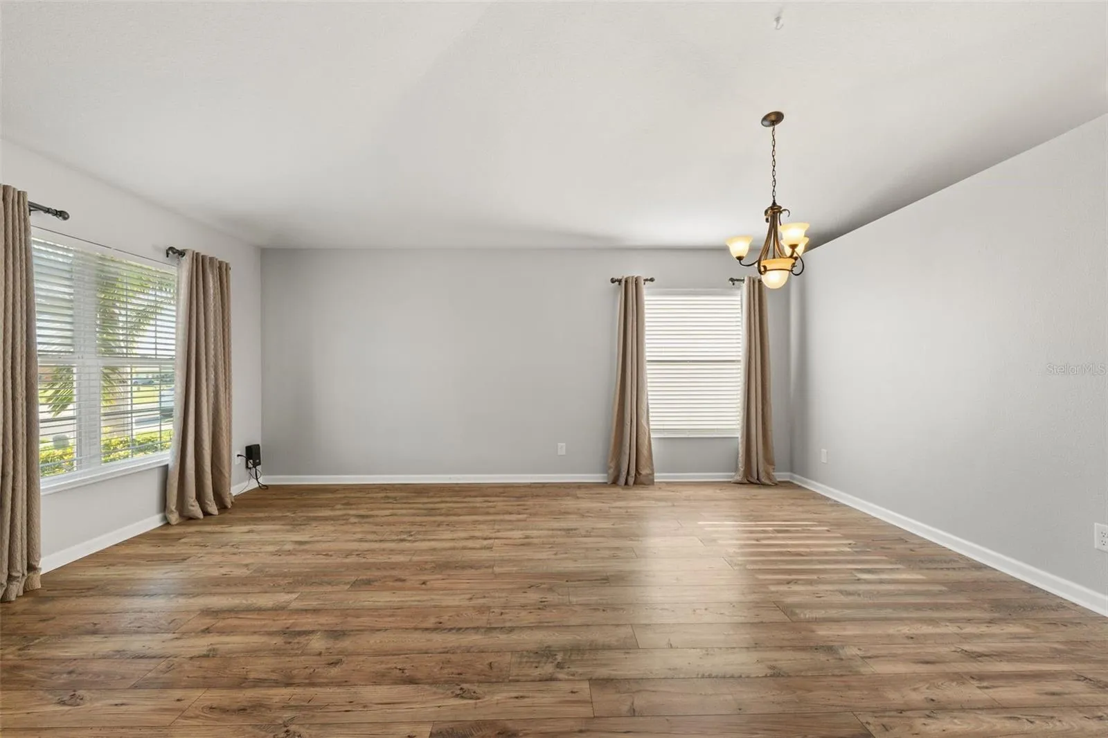 Entry / Dining Room