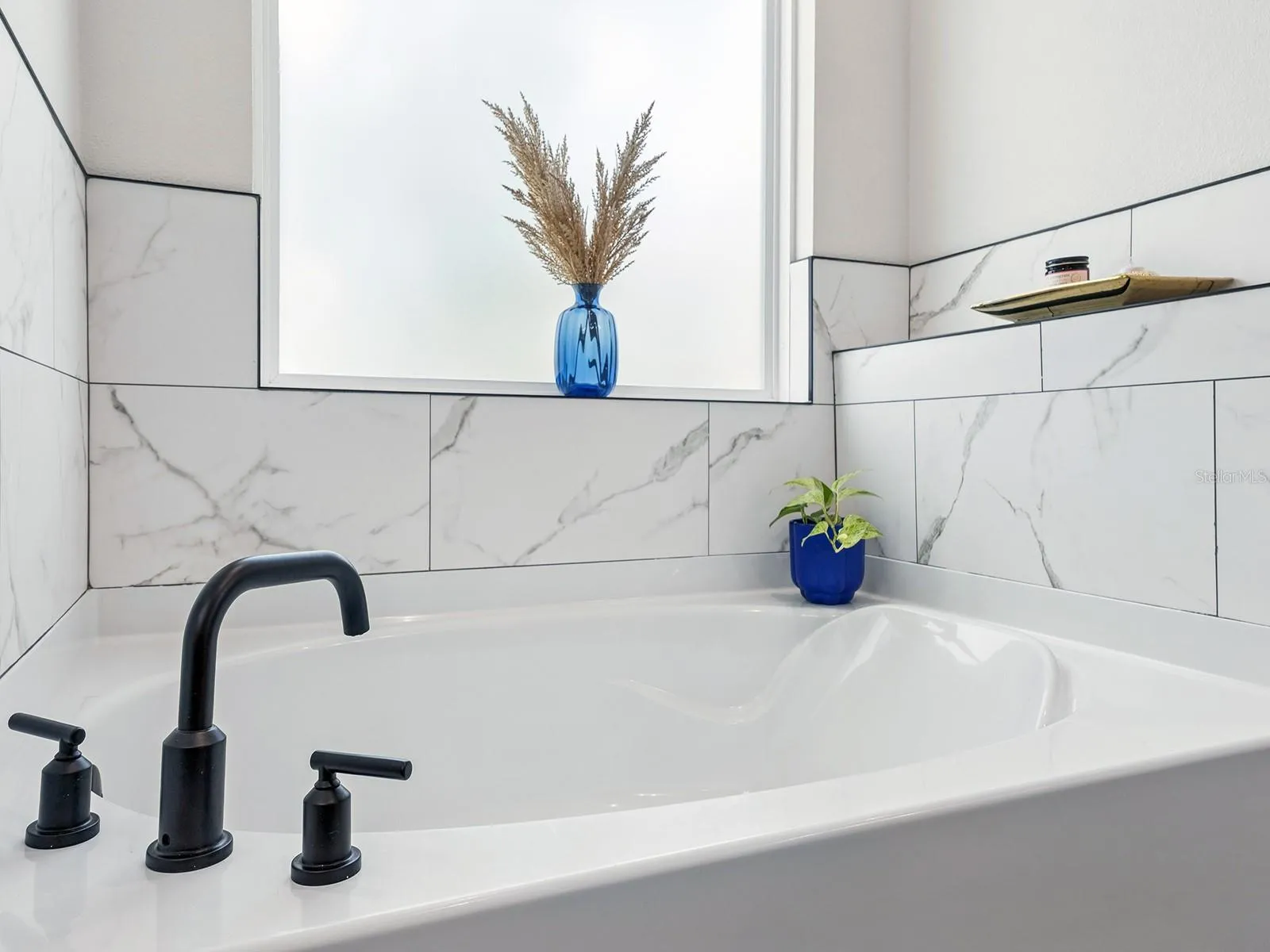 Garden tub