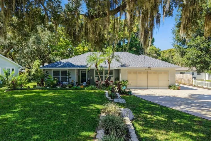 Welcome to 30749 Glenn Drive