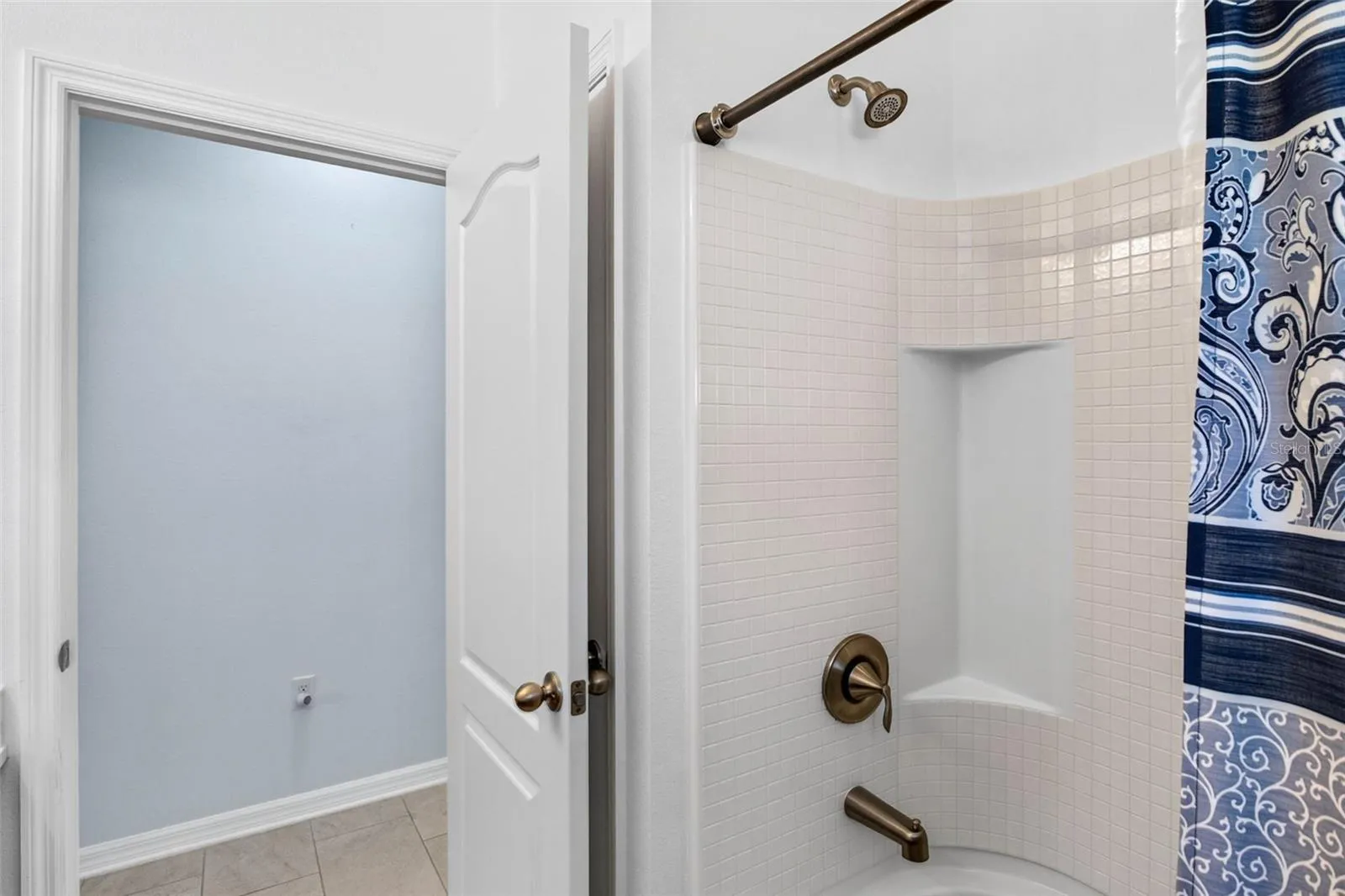 Bathroom 2 has tub/shower
