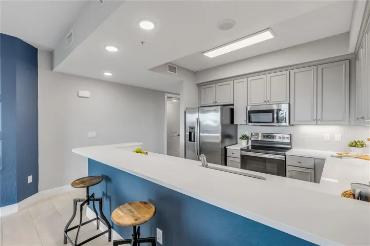 Breakfast bar