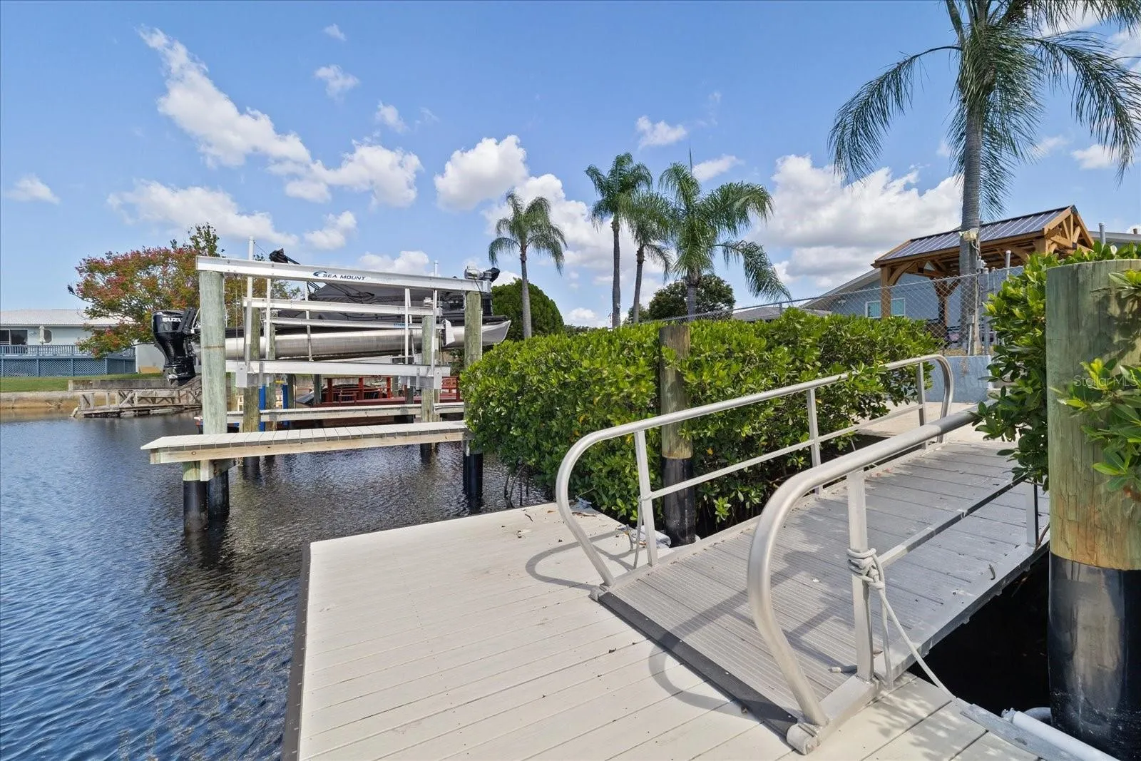 Ramp and floating dock