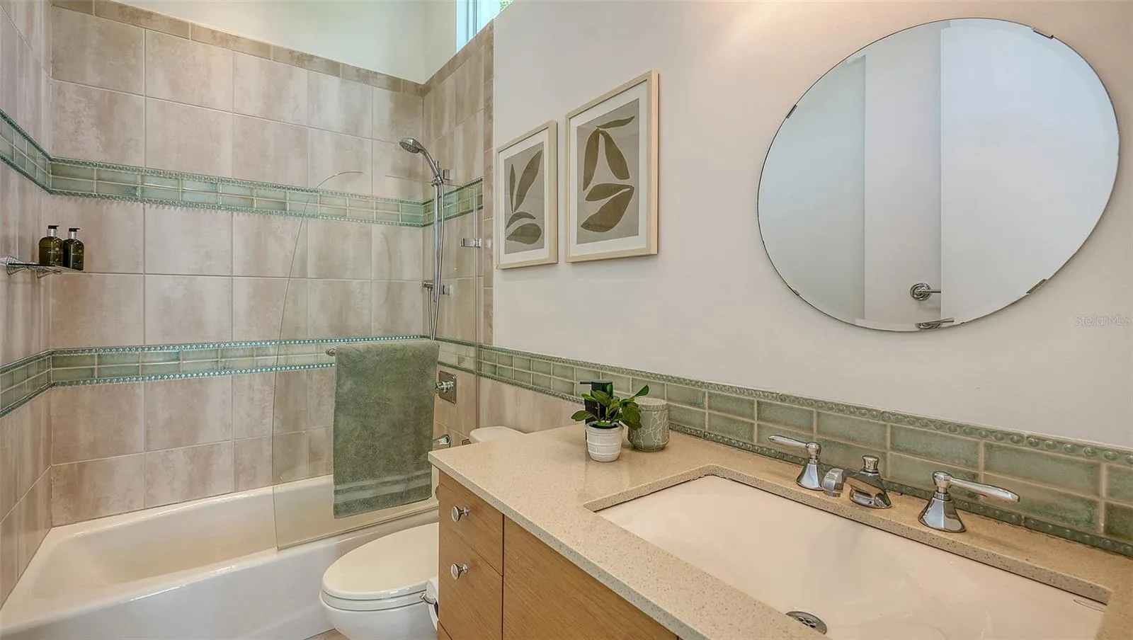 guest bathroom 1