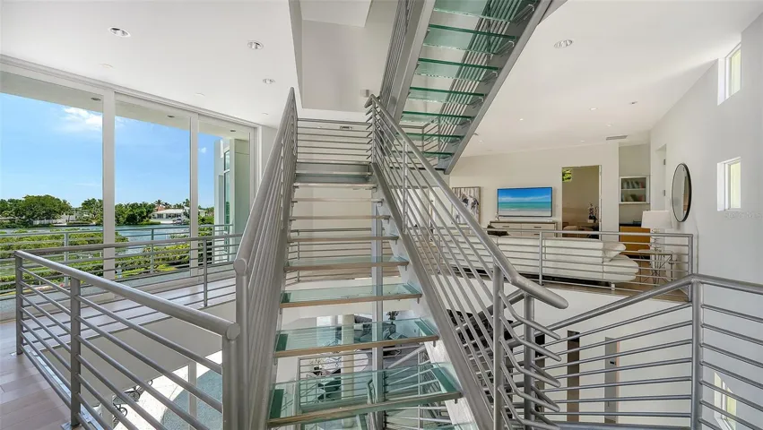 balcony of both guest bedrooms