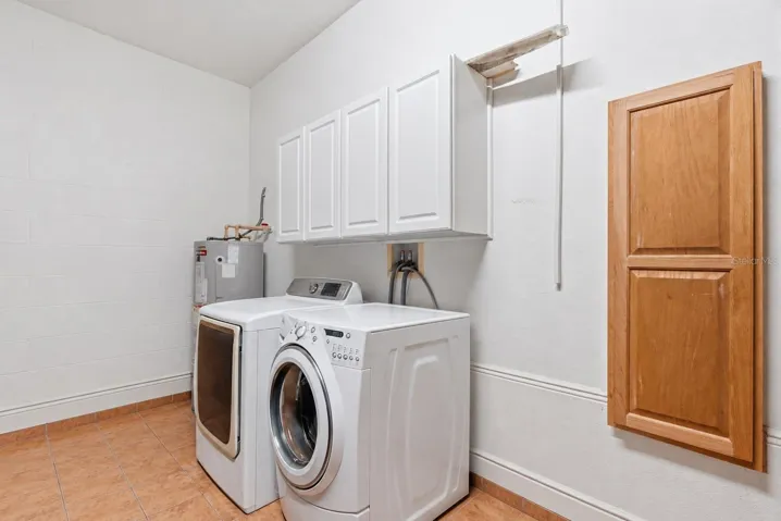 Washer / Dryer (garage)