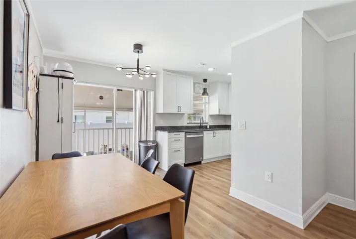 Kitchen / Dining Area