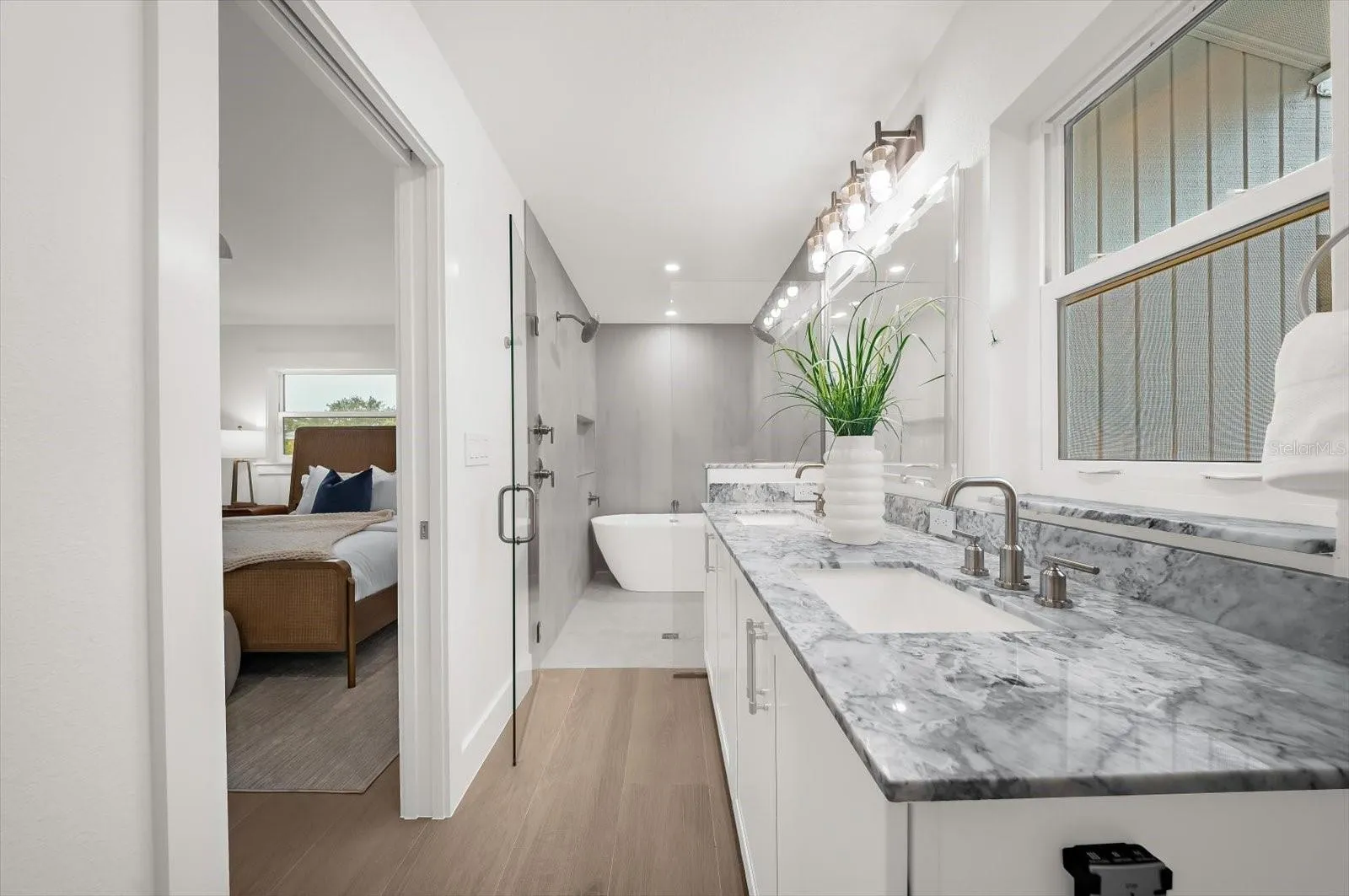 10304 Kingfisher Rd W - Primary Bathroom