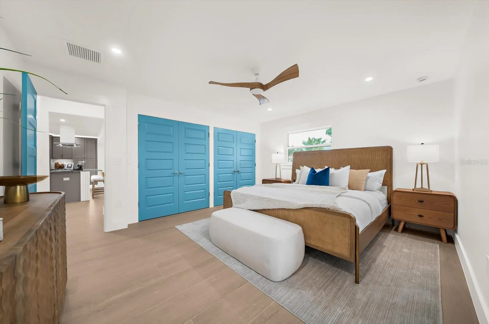 10304 Kingfisher Rd W - Primary Bedroom
