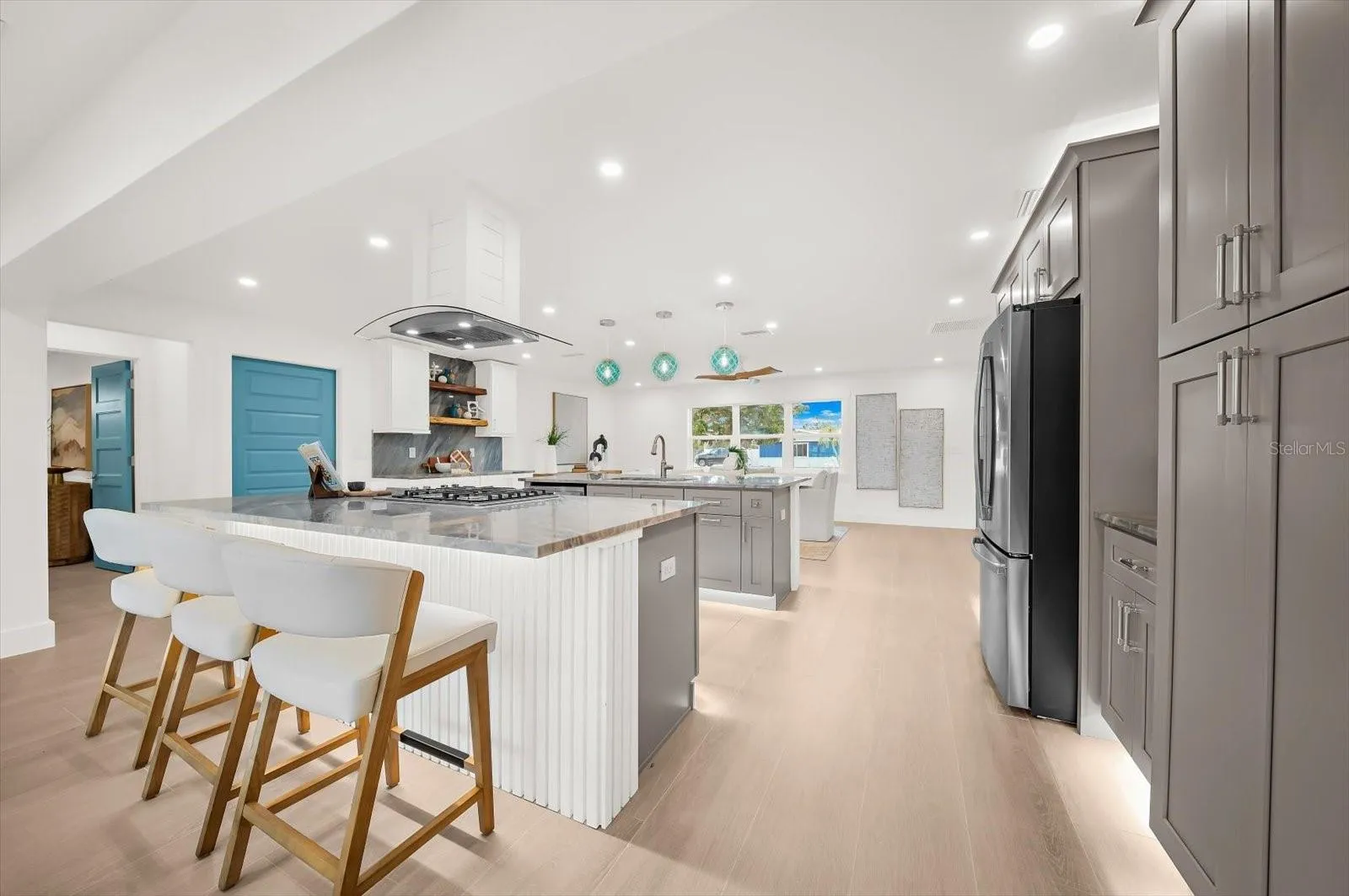 10304 Kingfisher Rd W - Kitchen