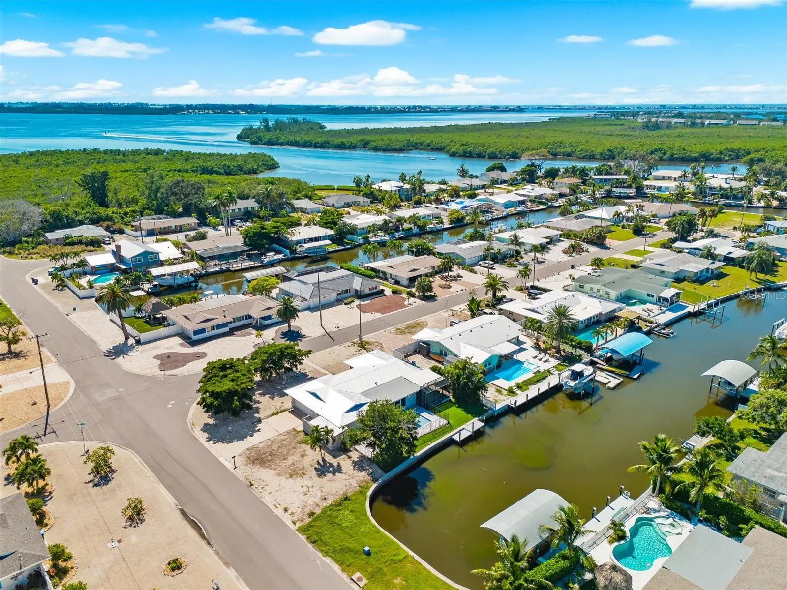 10304 Kingfisher Rd W - Aerial View