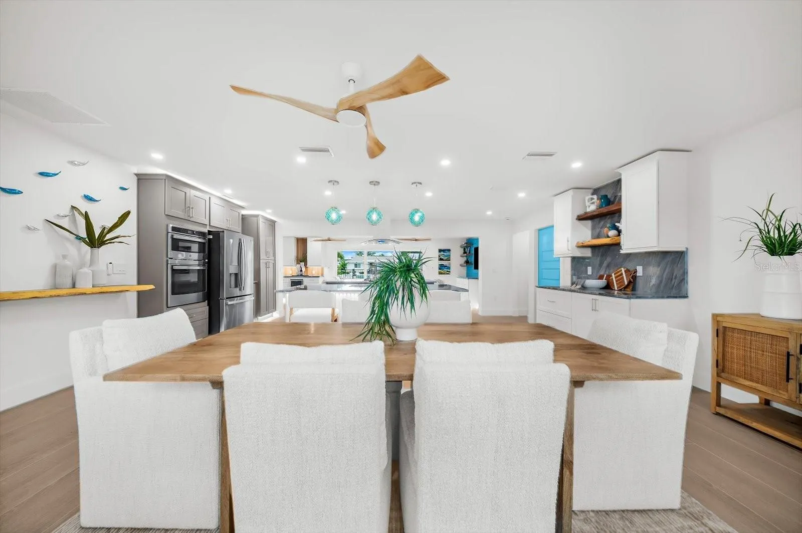 10304 Kingfisher Rd W - Dining Area