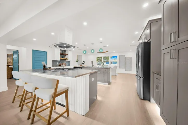 10304 Kingfisher Rd W - Kitchen
