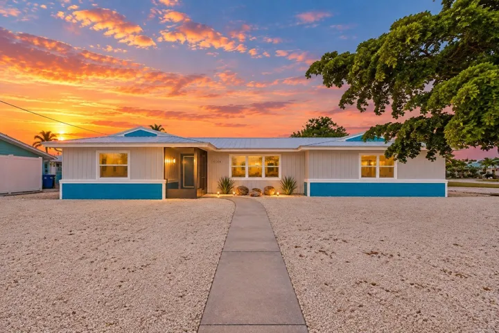 10304 Kingfisher Rd W - Exterior Sunset