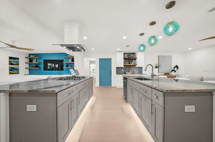 10304 Kingfisher Rd W - Kitchen