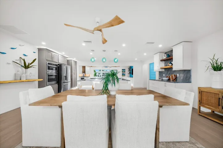 10304 Kingfisher Rd W - Dining Area