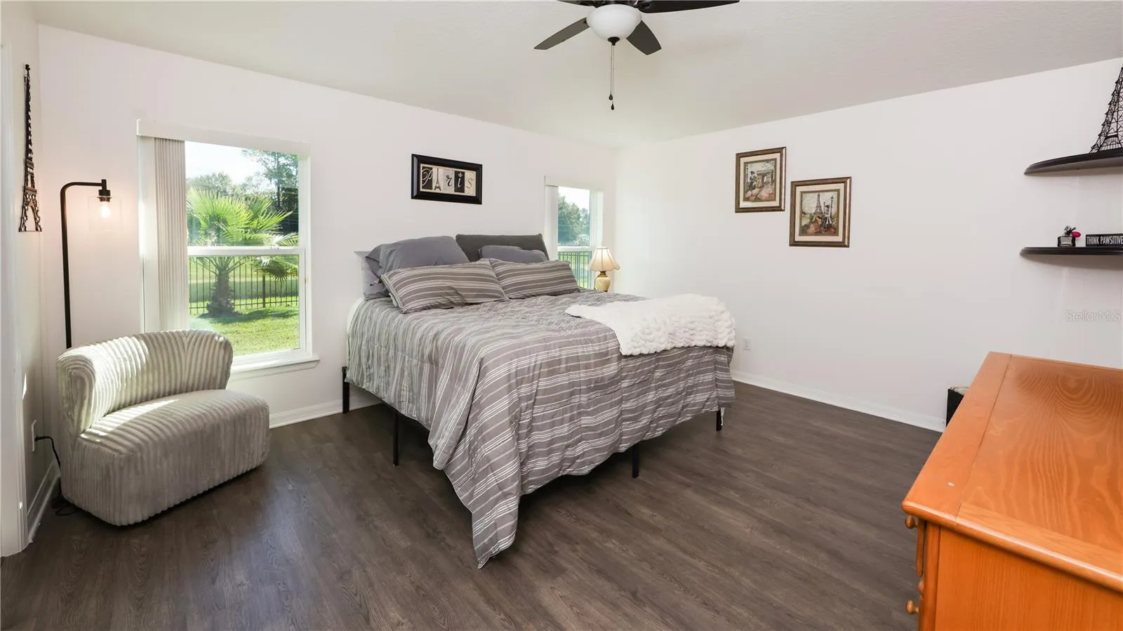 Large MASTER BEDROOM, View #1