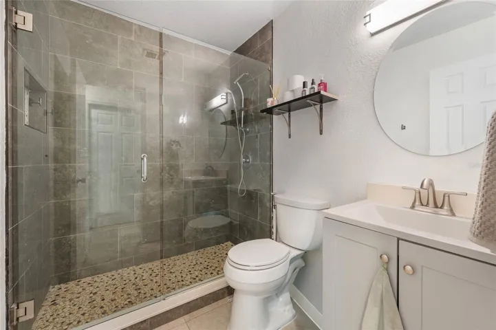 Guest bathroom.
