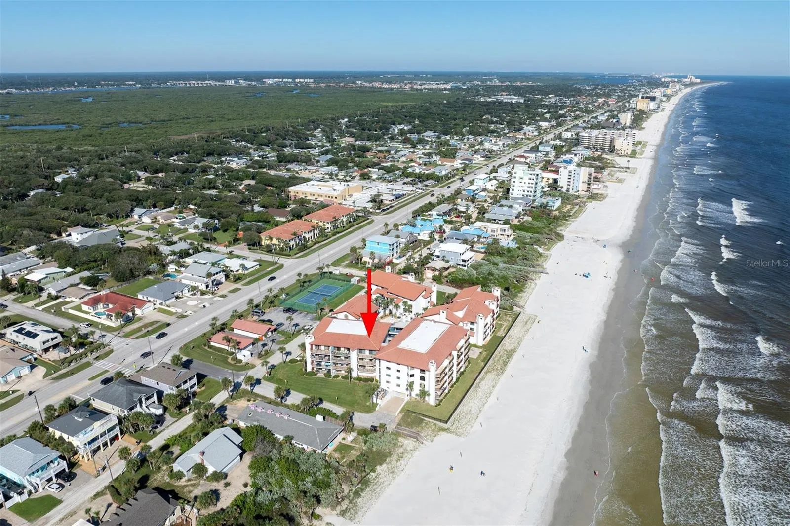 3rd floor corner unit offers great views of the ocean!