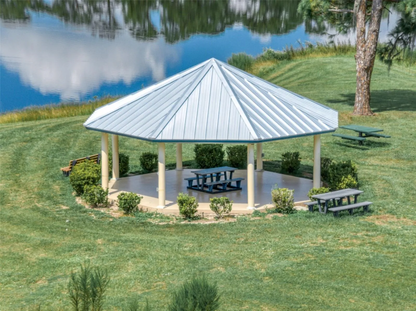 Sun N Lake Community