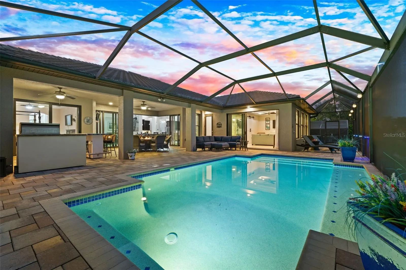 Heated pool, lanai and kitchen