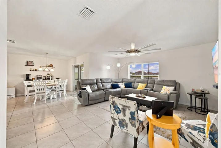 Livingroom/diningroom