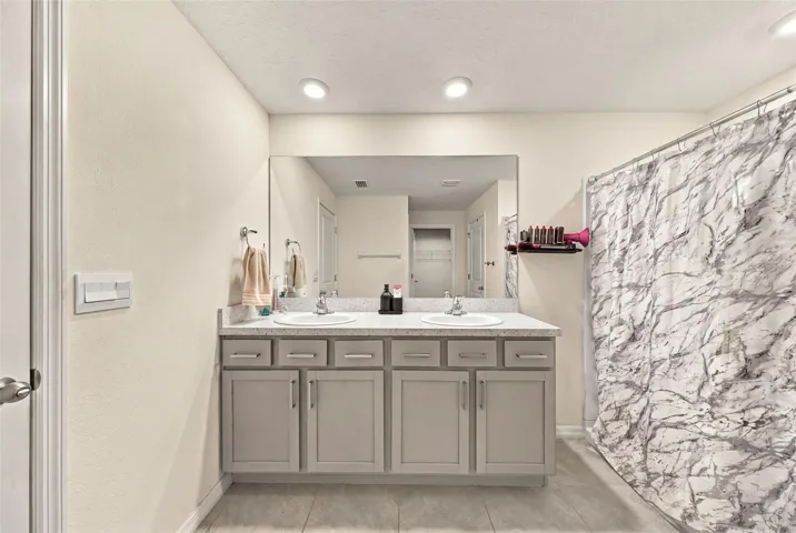 Primary bath