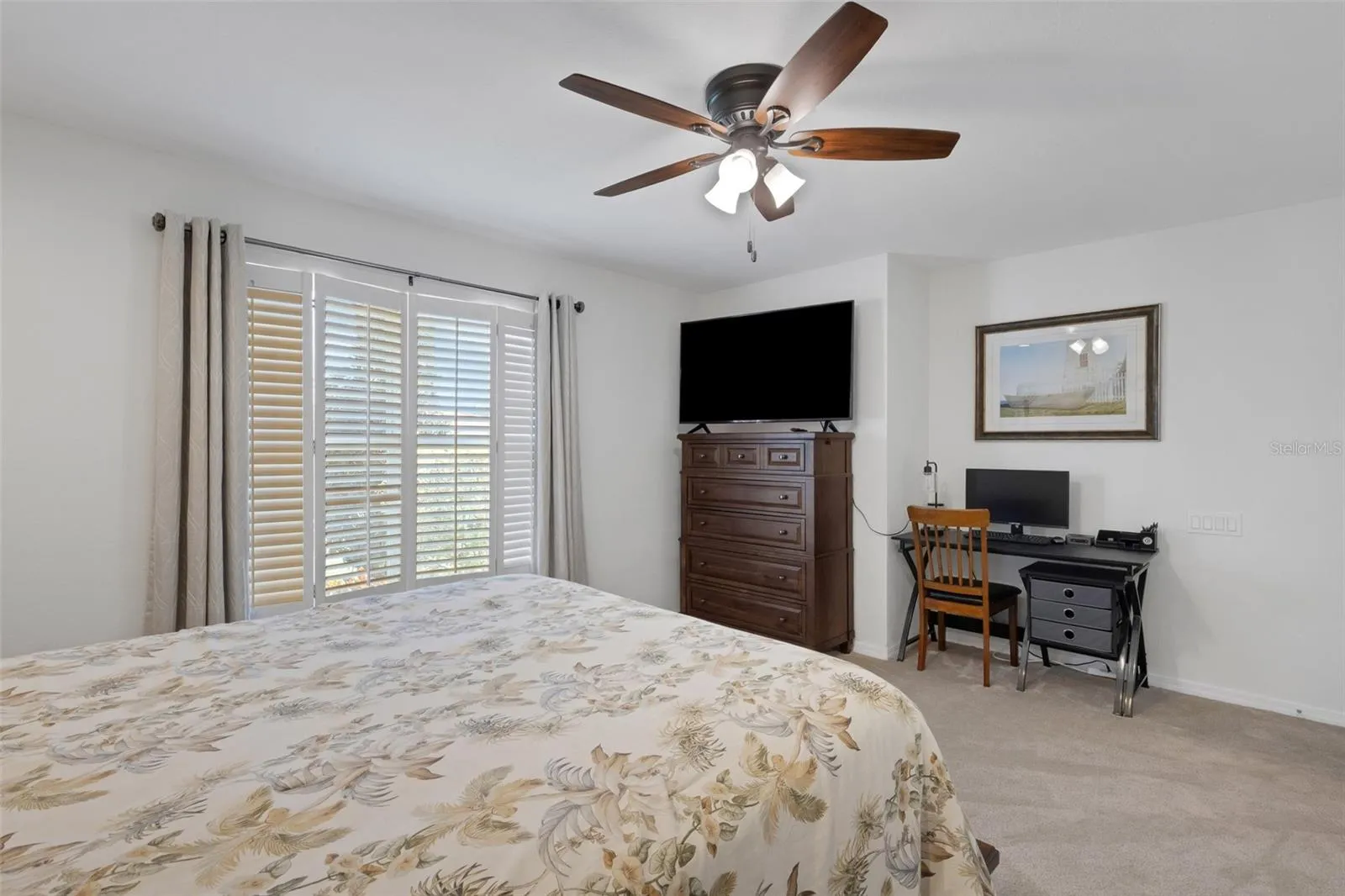 Huge Den/Office that is being used as a 4th bedroom