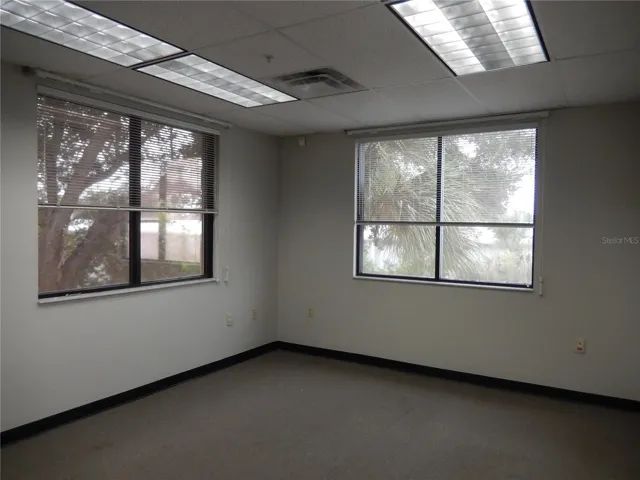 Office w/ windows
