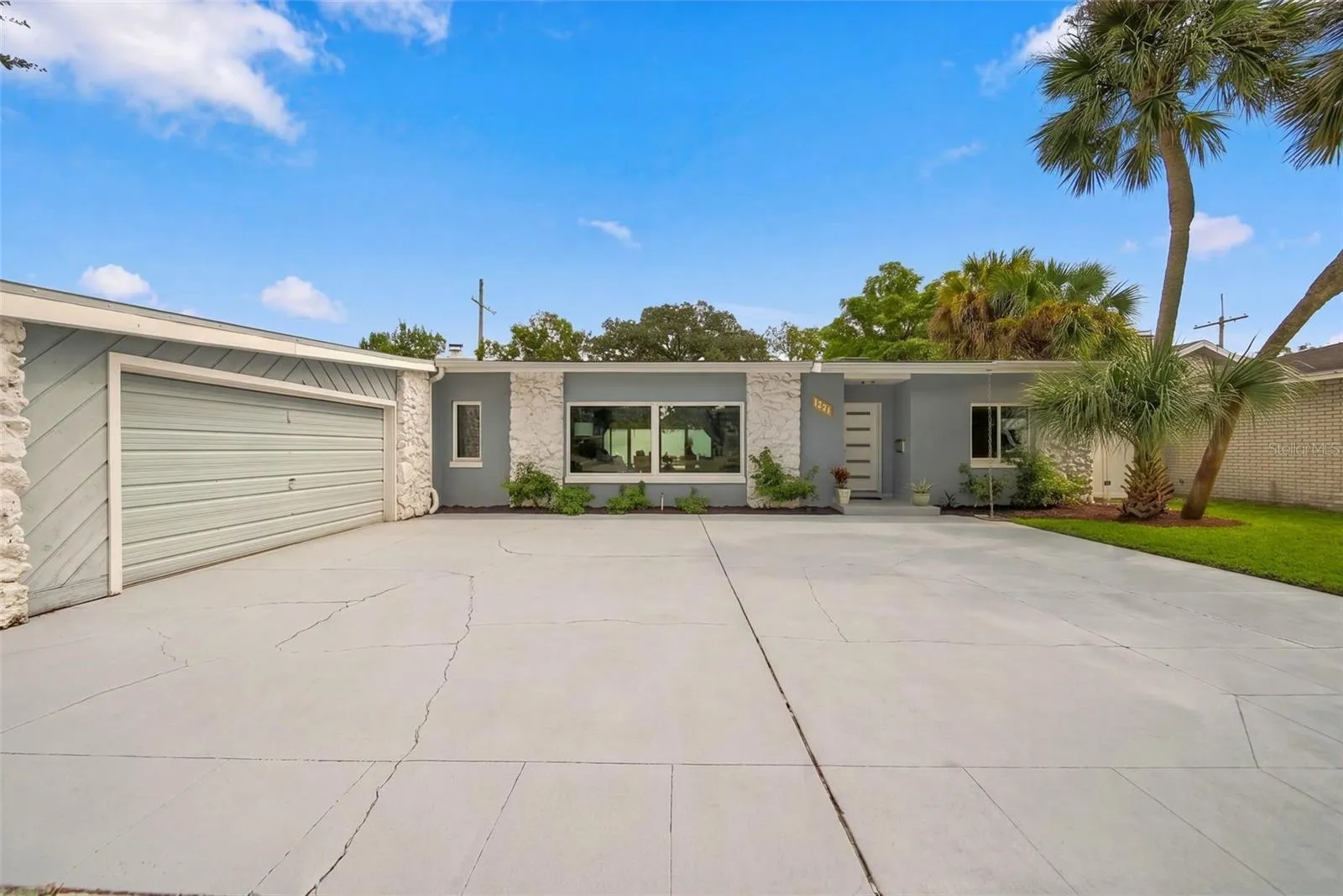 Oversized driveway provides plenty of parking