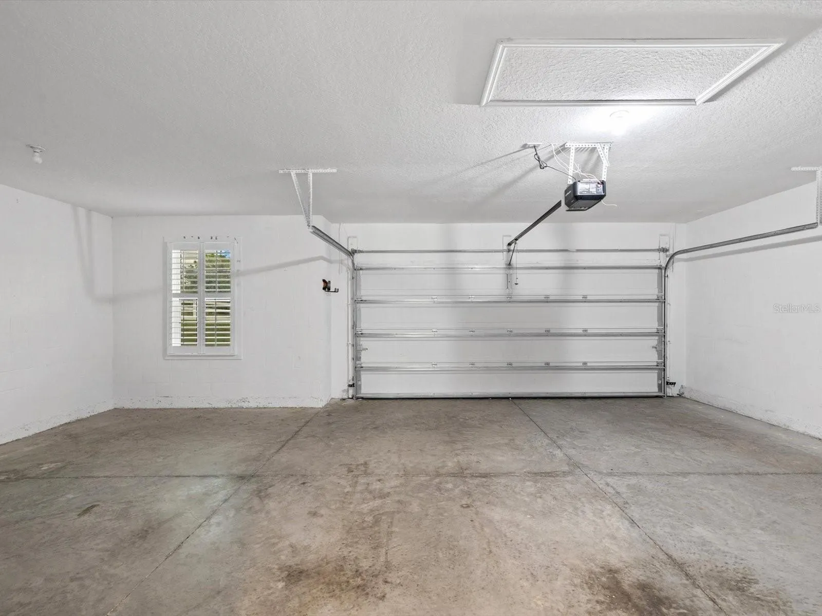 oversized 3 car garage