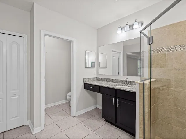primary en suite bathroom