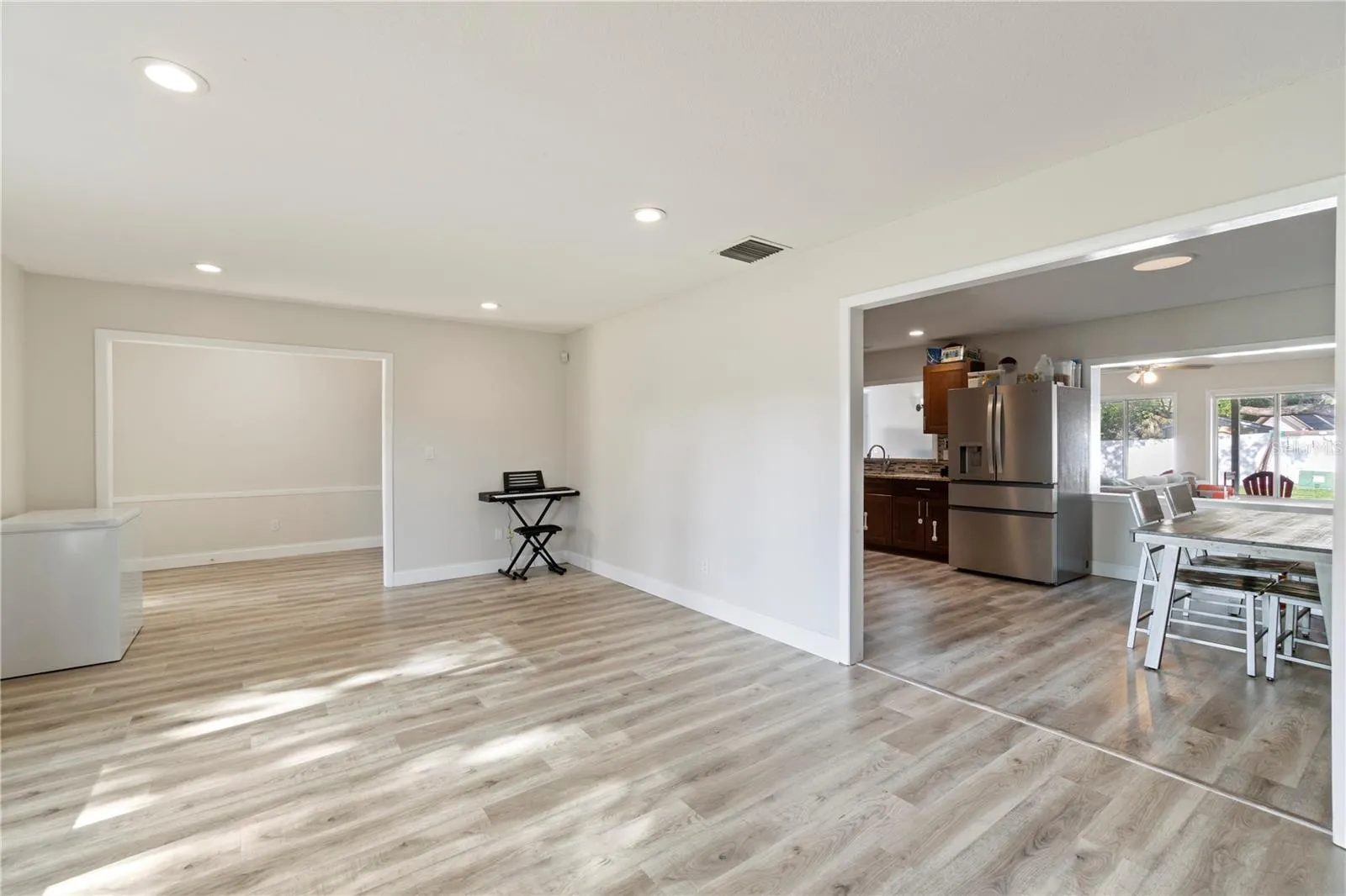Front Room/ into the Kitchen