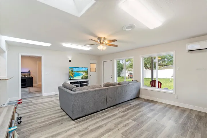 Living/Flex Room