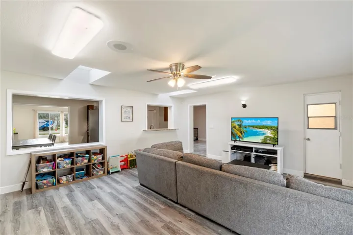 Living/Flex Room