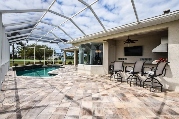 Lanai/Pool